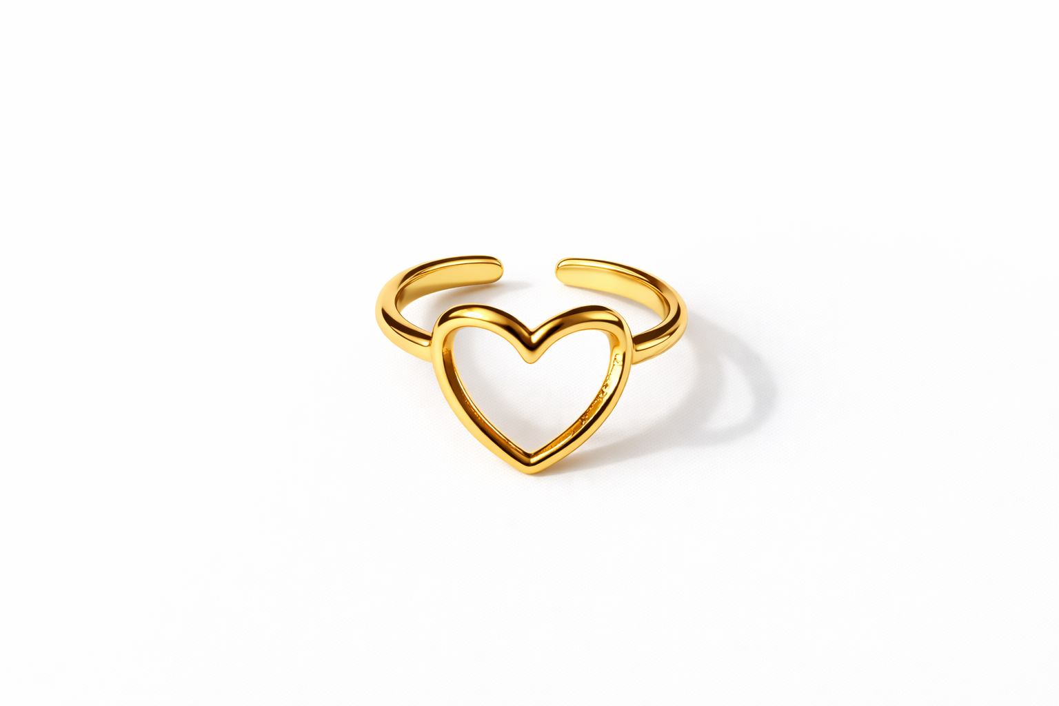 Cora Heart Ring