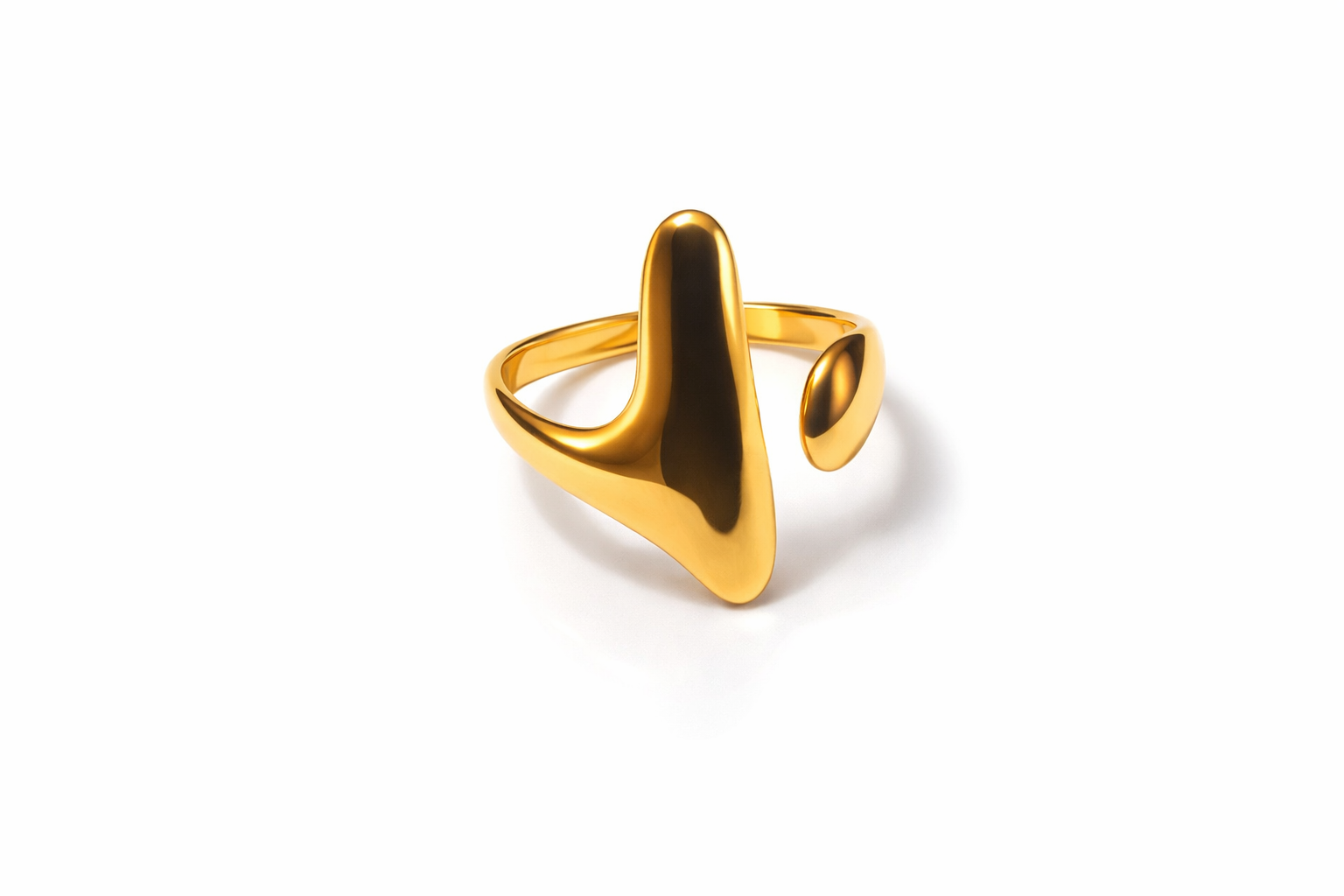 Solenne Form Ring